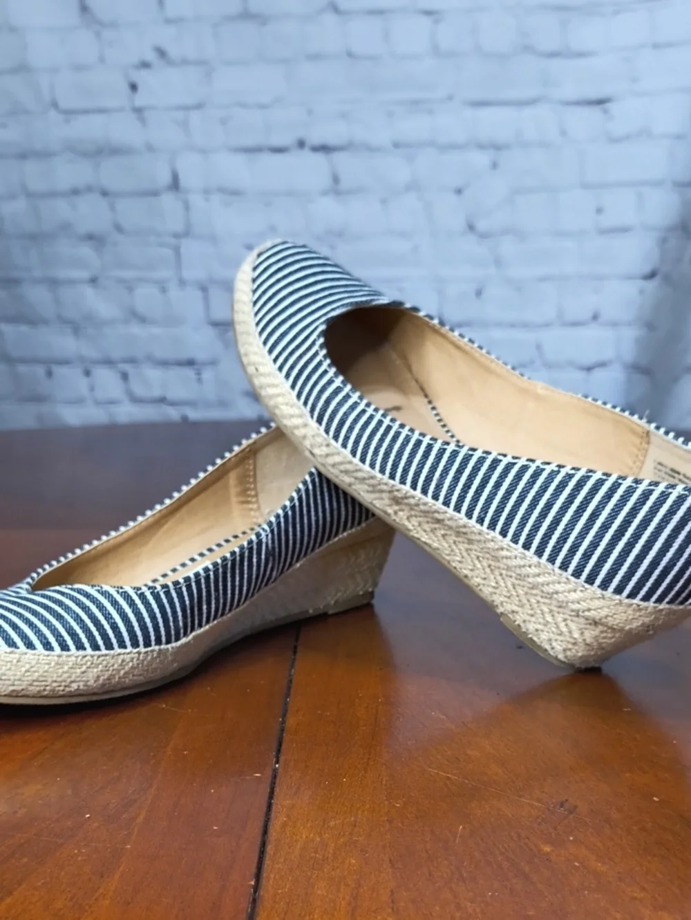 American Eagle Outfitters Navy and White Striped Espadrille Wedges Size 7 AX